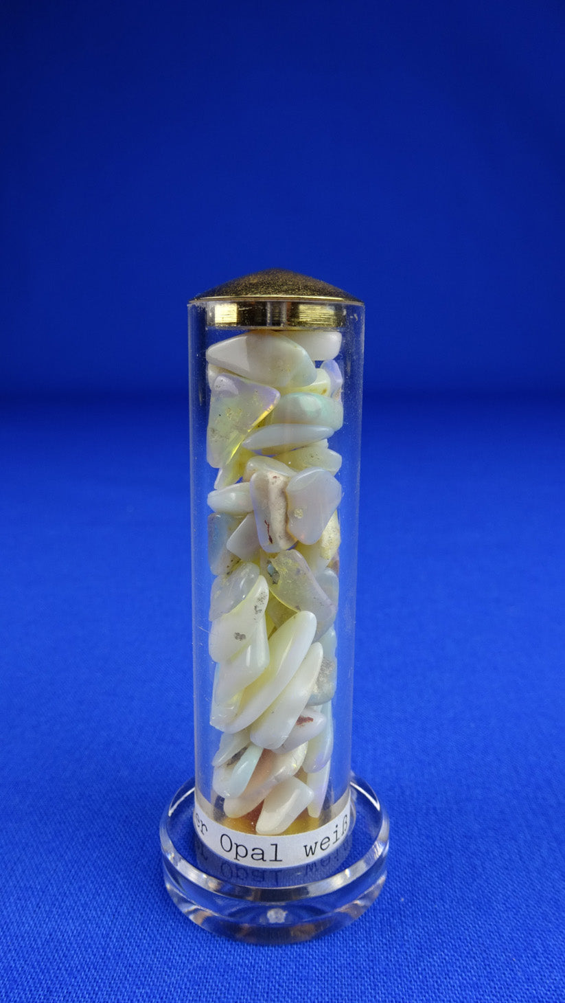 Opal - weiß fluoriszierend - Kristallstab A